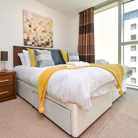 Milton Keynes Hub - Prime Location, Free Underground Parking Appartement Buitenkant foto